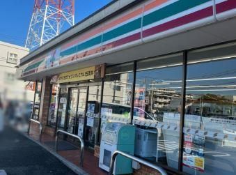 コンビニ　セブンイレブン 足立江北橋東店（コンビニ）まで202m
