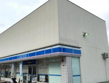 コンビニ　ローソン 足立扇三丁目店（コンビニ）まで405m