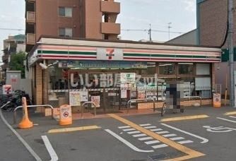 コンビニ　セブン-イレブン 藤井寺岡1丁目店（コンビニ）まで607m
