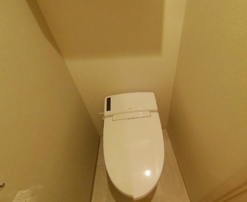 トイレ　落ち着いた色調のトイレです