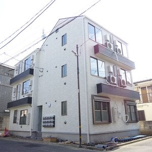 建物外観　3路線利用可能♪閑静な住宅街です☆
