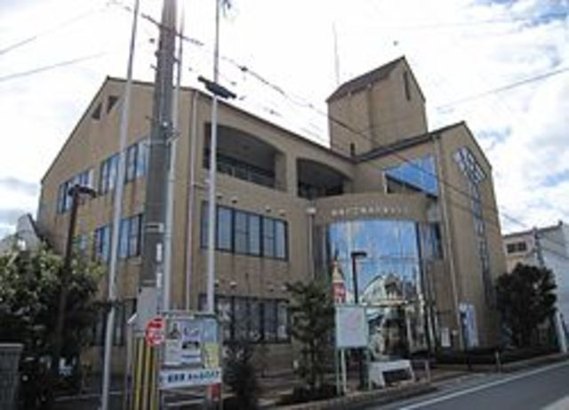 図書館　摂津市民図書館（図書館）まで856m