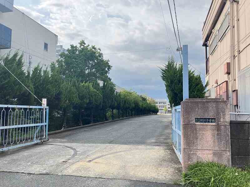 中学校　城北中学校（中学校）まで1893m
