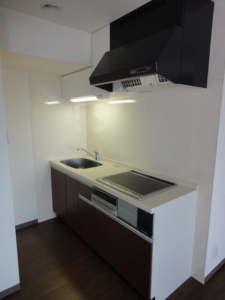 キッチン　同マンション別タイプ写真です。
