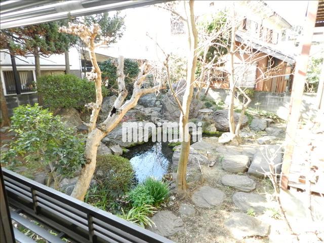 眺望　目の前に大家様の池があります