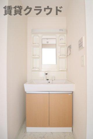 洗面設備　朝の準備に活躍する、洗髪洗面化粧台！