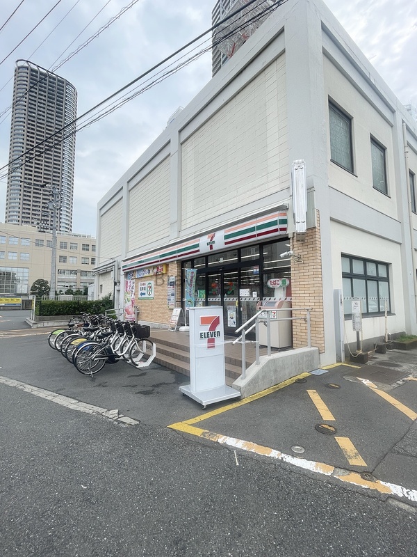 コンビニ　セブンイレブン 川崎中原区役所駅前店（コンビニ）まで150m