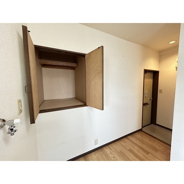 ＪＲ山陰本線 松江駅 バス乗車時間：11分 最寄りバス停で下車 徒歩1分 2階建 築56年の内装写真