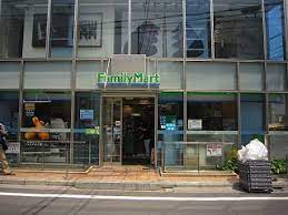 コンビニ　ファミリーマート 原宿神宮前店（コンビニ）まで245m