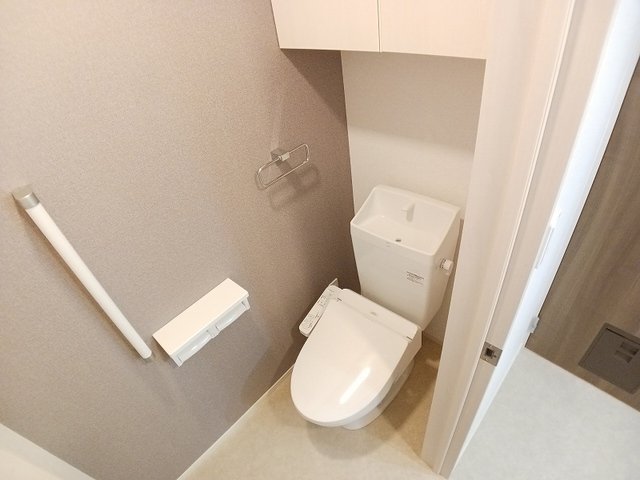 トイレ　落ち着いたトイレです