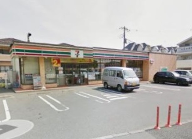 コンビニ　セブンイレブン 三鷹新川1丁目店（コンビニ）まで282m