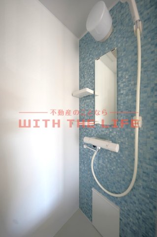バス・シャワールーム　コンパクトで使いやすいお風呂です