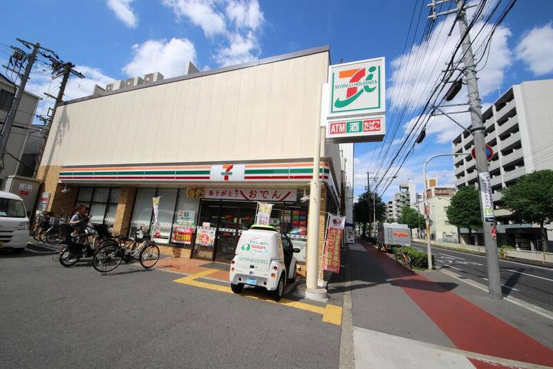 コンビニ　セブン-イレブン大阪中本５丁目店（コンビニ）まで62m