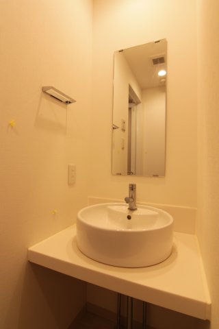 洗面設備　※別部屋の参考写真です。