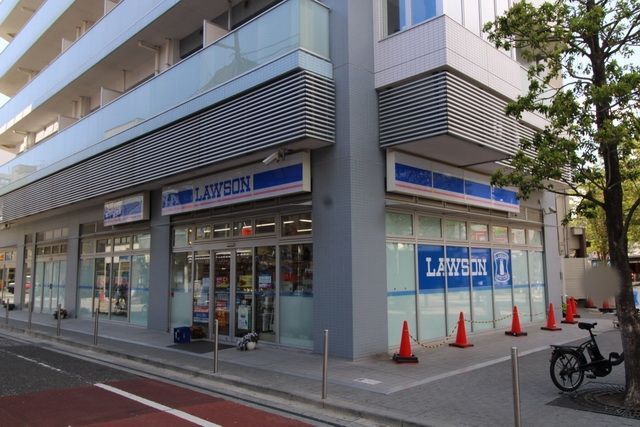 コンビニ　ローソン茅ヶ崎駅幸町店（コンビニ）まで820m