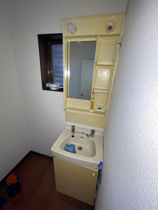 洗面設備　反転別部屋参考写真