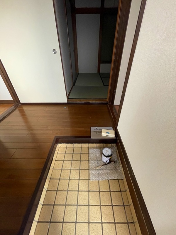 玄関　反転別部屋参考写真