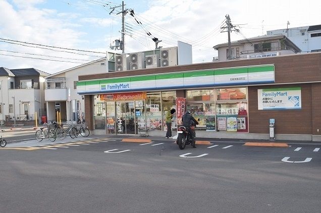 コンビニ　ファミリーマート尼崎東難波町店（コンビニ）まで550m