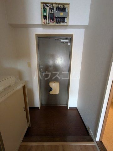 バードタウン2番館の玄関写真