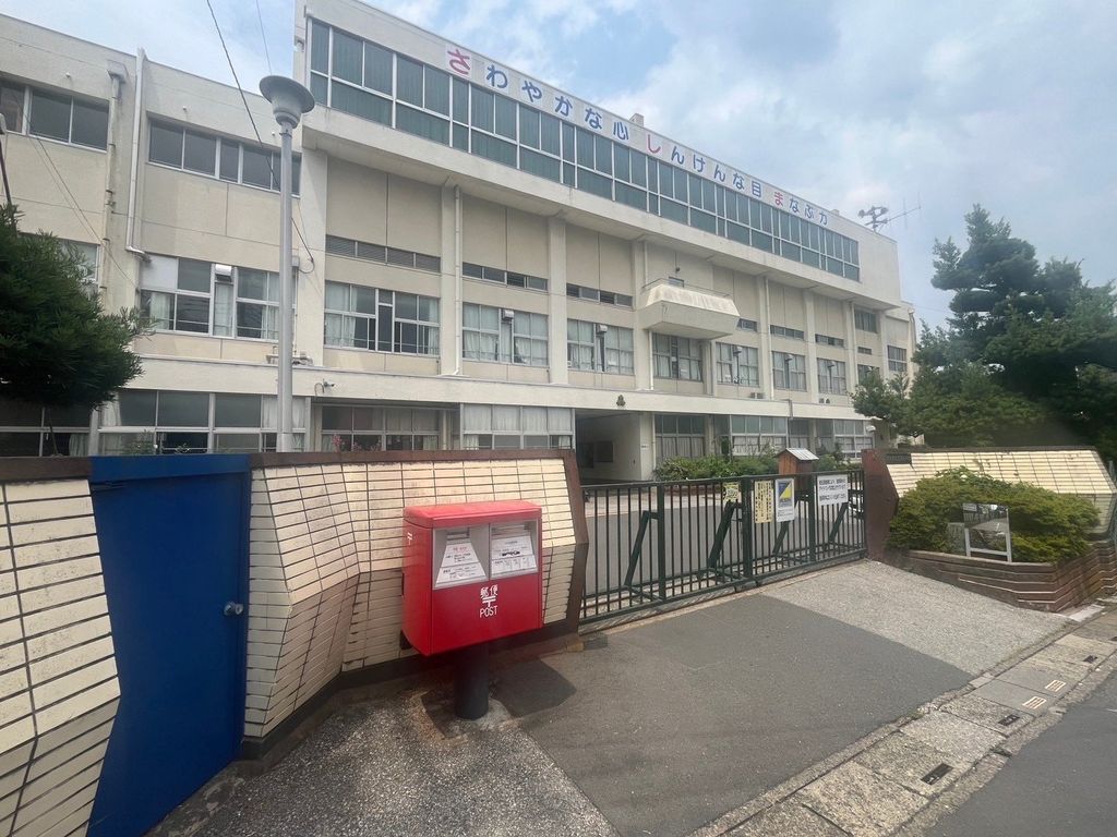 小学校　差間小学校（小学校）まで990m