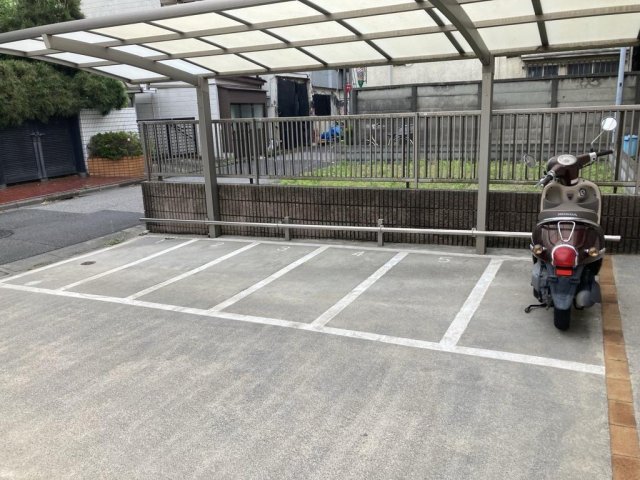 その他設備　B棟内のバイク駐輪場