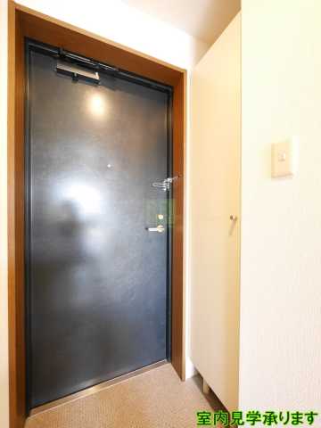 玄関　別部屋の画像になります。