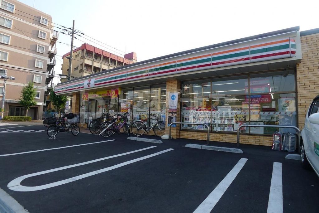 コンビニ　セブンイレブン足立大谷田店（コンビニ）まで200m