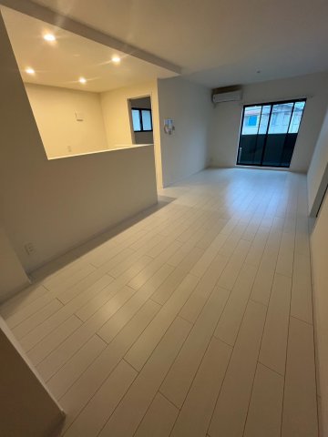 リブレメゾン下大市西町Iの居間写真