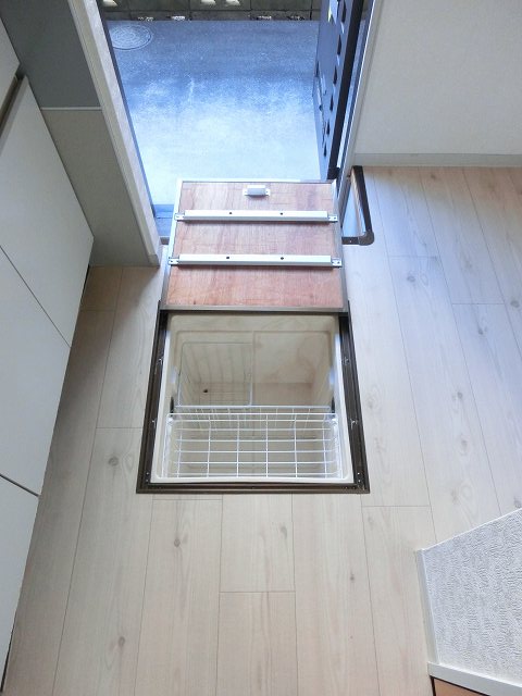 その他部屋・スペース　ストック品の収納に嬉しい床下収納♪