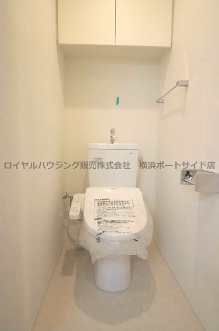 トイレ　※同タイプの室内画像となります。
