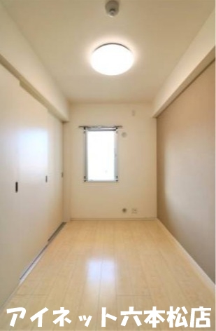 その他部屋・スペース　こちら寝室にいかがでしょうか。