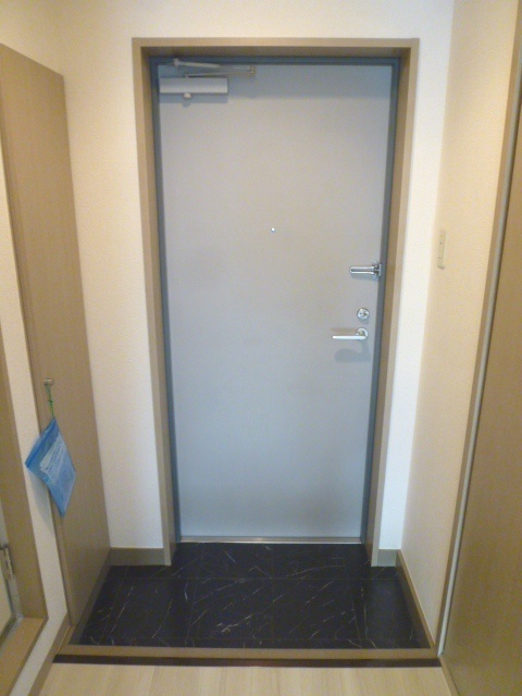 玄関　同タイプの他のお部屋