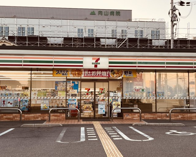 コンビニ　セブン-イレブン 枚方招提元町店（コンビニ）まで455m