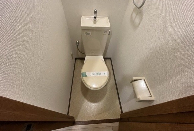 都営浅草線 三田駅 徒歩5分 8階建 築24年のトイレ写真