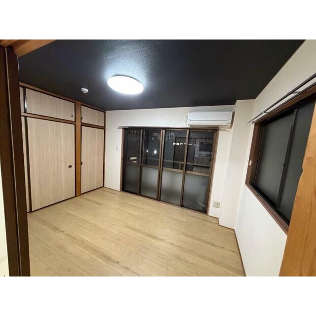 浜谷マンションの居間写真