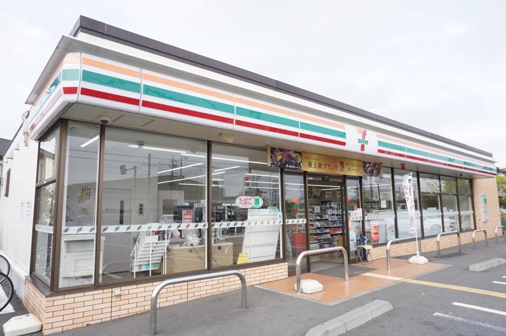 コンビニ　セブンイレブン 草加花栗3丁目店（コンビニ）まで679m