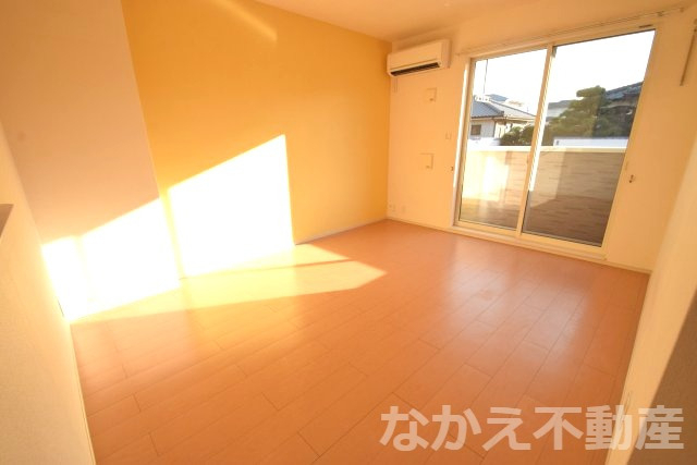 ＪＲ牟岐線 文化の森駅 徒歩27分 2階建 築14年の居間写真