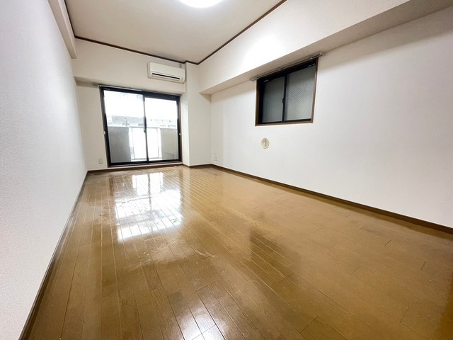ウイング十日市の居間写真