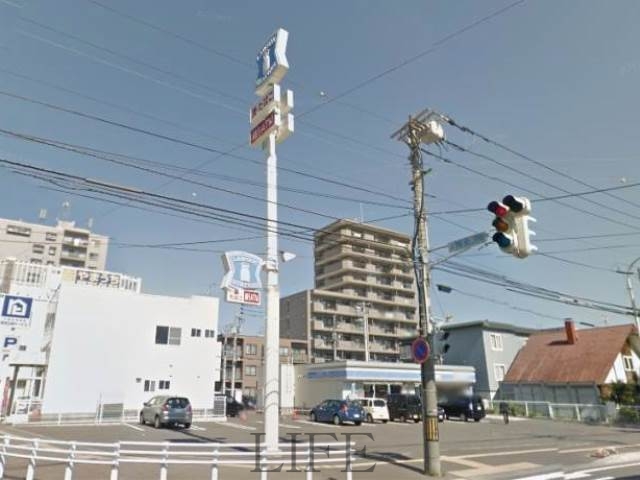 コンビニ　ローソン札幌本郷通十三丁目店（コンビニ）まで188m