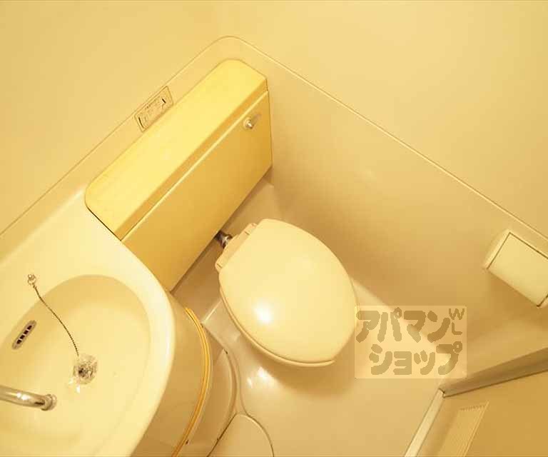 京阪鴨東線 出町柳駅 徒歩10分 4階建 築44年のトイレ写真