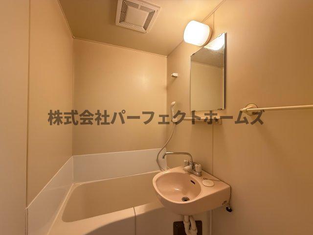 洗面設備　独立洗面台です