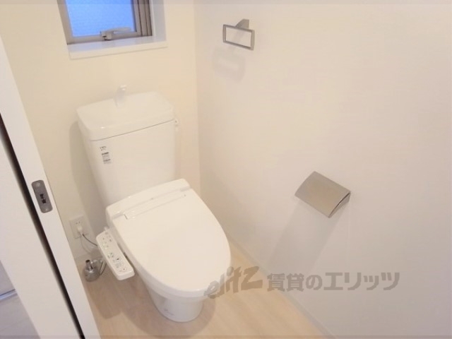 バス・シャワールーム　きれいでシンプルなお風呂です。
