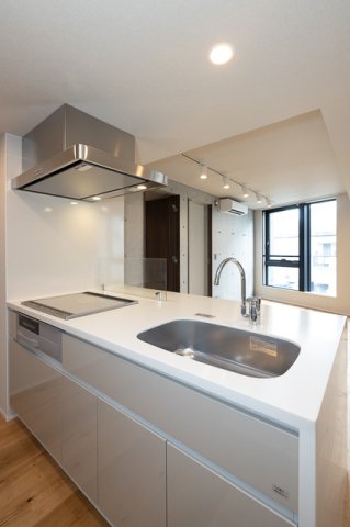 キッチン　※写真は同タイプ住戸です。