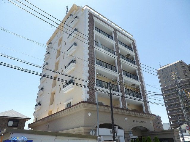 建物外観　８階建てのデザイナーズマンションです。