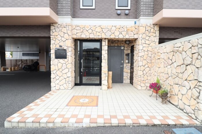 ＪＲ常磐線 赤塚駅 徒歩20分 3階建 築22年の外観写真