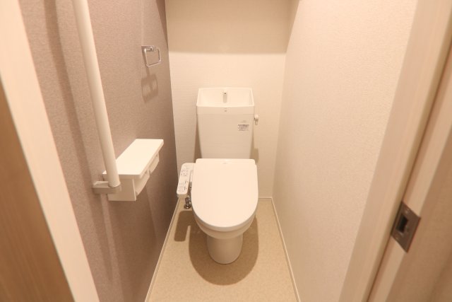 トイレ　※別部屋の参考写真の為、原状優先です。