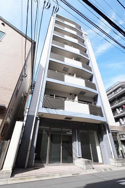 建物外観　８階建ての賃貸マンション
