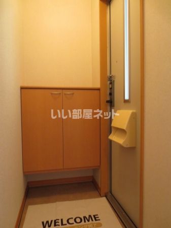 クレイン古賀島 B棟の玄関写真