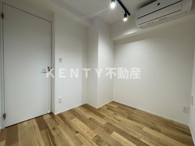 その他部屋・スペース　落ち着いて過ごせるお部屋なので、寝室にいかがでしょうか