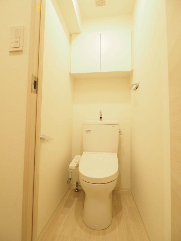 都営三田線 千石駅 徒歩9分 7階建 築6年のトイレ写真